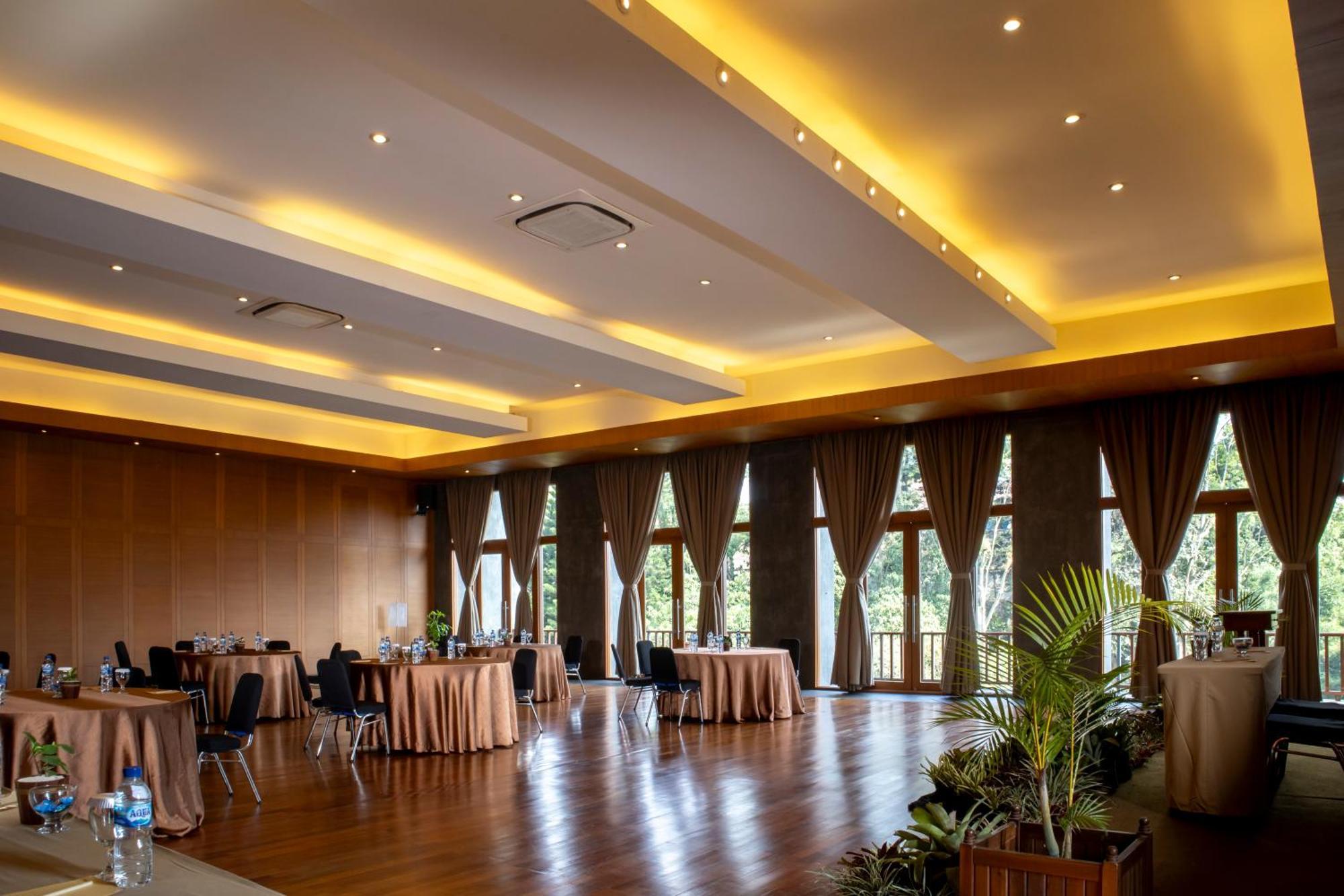 Sangria Resort And Spa Lembang Zewnętrze zdjęcie